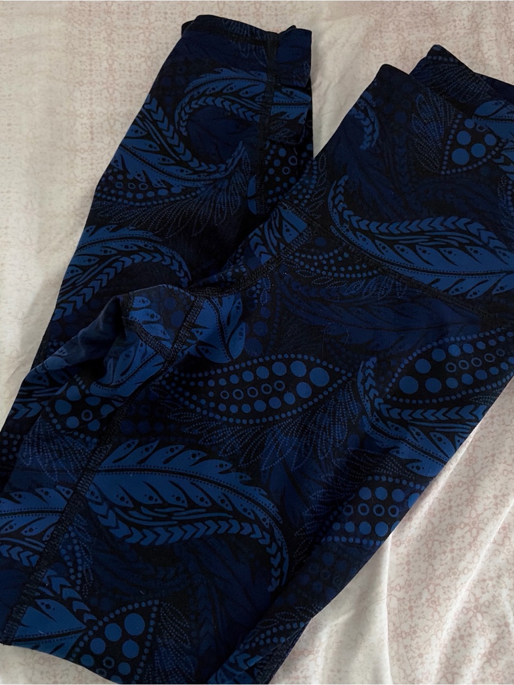 Old Navy Active Blue Patterned Leggings with cuff detail
